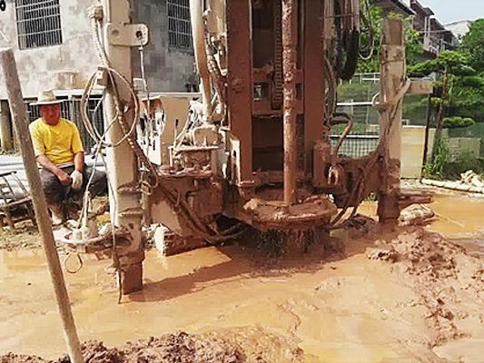 钻井取水时遇到流沙该怎么处理