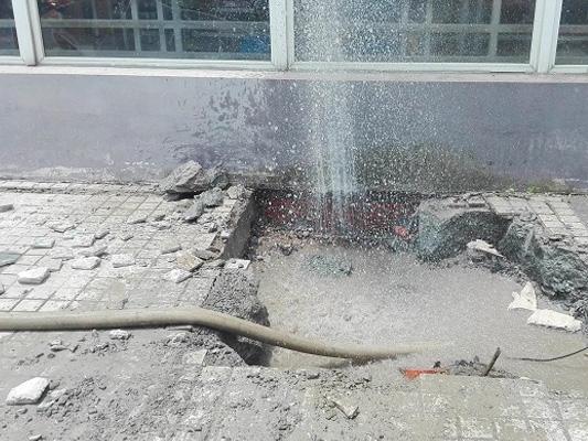 水管漏水对饮用水质量的影响