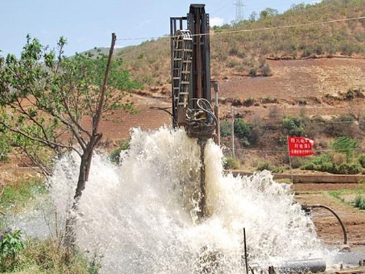 打井找出地下水源的三种传统方法