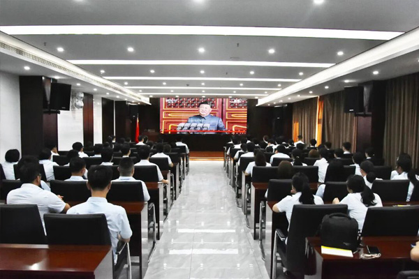 湖南普奇研究院组织观看9.3大阅兵