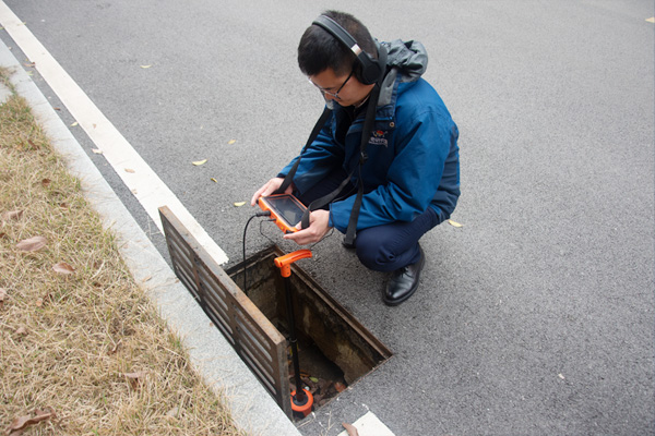 管道漏水检测仪：地下管网的无声守护者
